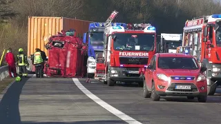 UNFALLSERIE AUF DER A1:Zwei Menschen auf der Autobahn nach Unfällen gestorben #mehring #a1 #news