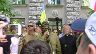 Геннадій Зубко та Семен Семенченко під Адміністрацією Президента 29.06.2014