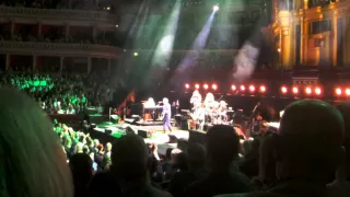 Eric Clapton - I shot the sheriff - (live)   Royal Albert Hall  18th May 2015