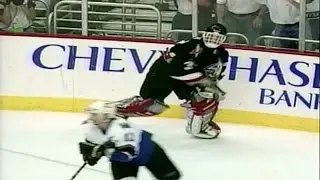 Best of Hasek: Throws His Blocker at Bondra