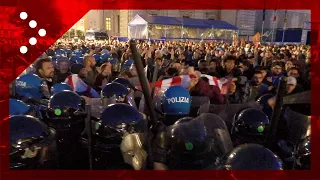 25 aprile, scontri a Torino: cariche di polizia e carabinieri in piazza Castello