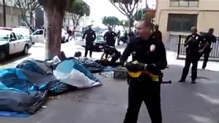 6 Cops vs 1 Man