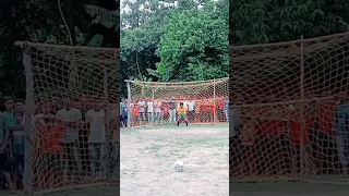 বাঙালী চেলেৱ অসাধাৱন টাইব্রেকার সট গোল # junior footboll gk # shorts # footboll # shortsvideo