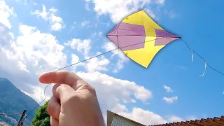 Alto do Morro da Glória Cheio de Pipa no Céu Azul