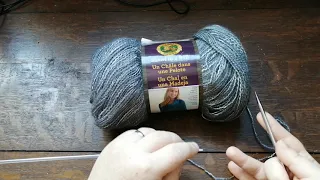 Knitting An Easy Triangle Shawl