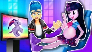 TWILIGHT SPARKLE y FLASH tendrán un PONY SALVAJE BEBÉ  👶🏻🐴 Juguetes Fantásticos