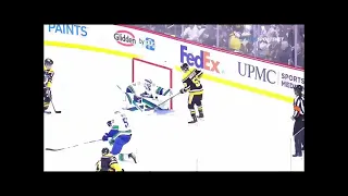 Evgeni Malkin opens the Pens scoring with this ROCKET of a shot! (Canucks @ Penguins) 1/10/23