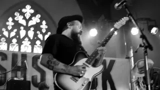 Nathaniel Rateliff & the Night Sweats - Look It Here (Official Video)