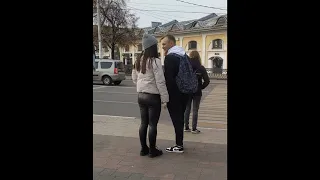 Какие девушки сидят на сайтах знакомств / Russian girl in shiny leggings