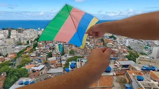 Pipa Combate da Vida Real na Favela - Rafinha e Helinho no Topo da Laje