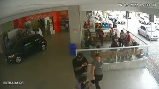 Bebê nasce dentro de carro em frente a hospital de Blumenau