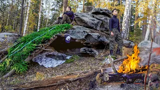 ПОСТРОИЛИ УКРЫТИЕ в СКАЛЕ | КОСТЕР "НОДЬЯ" | SHELTER IN THE ROCK • ЛЕС ВСЕМ •