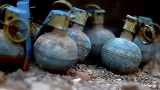 US Marines Throwing Hand Grenades