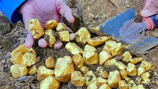 Wow So Lucky! Digging up for treasure worth million dollar from Huge Nuggets of Diamond Gold.