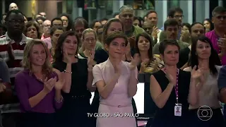 Colegas encerram o jornal nacional  com homenagem ao ícone Glória Maria.Digníssima de aplausos.