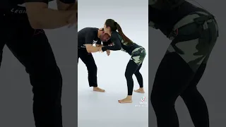 HOW TO QUICKLY CHOKE SOMEONE FROM STANDING | JIUJITSUX.COM