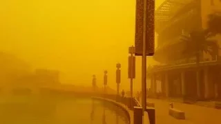 Burj Khalifa disappeared in the Sandstorm in Dubai