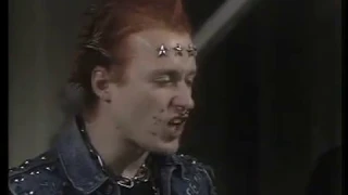 The Young Ones Season 2 Episode 02   Cash