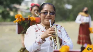 Mujercita Músico - Banda Femenil Mujeres del Viento Florido ft. Lila Downs