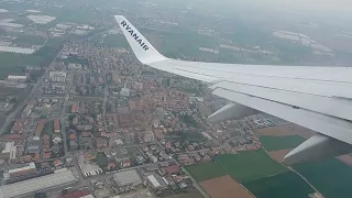 Boeing 737-800 Ryanair takeoff from Milan Bergamo Orio al Serio BGY -  FR6324