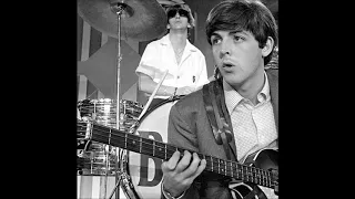 Beatles sound making "  I Call Your Name  "  Bass guitar