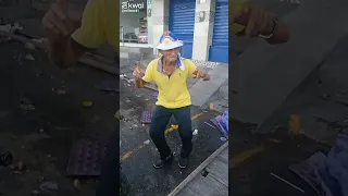 Tonho coloral dançando na feira livre de lajedo Pernambuco com Milton cds divulgação