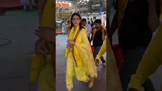 kriti Sanon at siddhivinayak temple for blessing 🥰 #kritisanon #shorts #teribaatonmeinaisauljhajiya