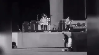 (Synced) The Beatles - Live At Shea Stadium - August 15, 1965 - Source B