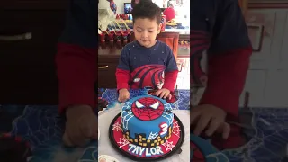 Pastel de cumpleaños hombre araña 3 añitos Taylor hermoso🥳🎂💞