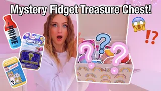 OPENING A GIANT MYSTERY TREASURE CHEST FILLED WITH *FIDGET* TOYS!!😱🎁⁉️ (INSANE RARE FINDS...🫢)