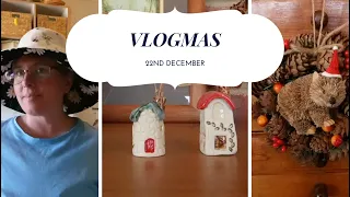 Vlogmas Day 22: Christmas Decorating, Sunhat Sewing, and Baking