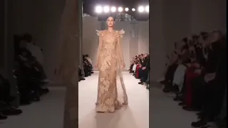 Blanca Padilla walking for Elie Saab World spring 2023 couture•👉