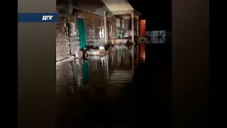 Жители пригорода Улан-Удэ всю ночь спасали дома от воды