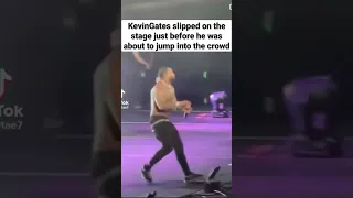 #KevinGates slipped on the stage just before he was about to jump into the crowd 😂