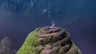 Local Farmer Wanders Through Jungle and Discovers The World’s Largest Cave