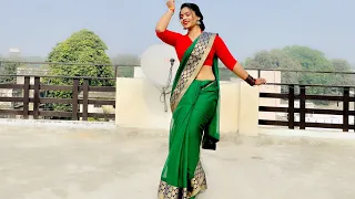 Badi Mushkil | Madhuri Dixit | Dance Cover by Devangini Rathore | Bollywood Dance