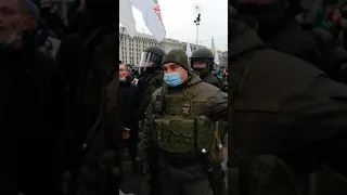 ФОПы воспитывают офицера Нацгвардии. Словесная битва на Майдане #SaveФОП 15.12.2020 г.