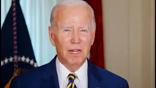 Biden's NEW Plan For Student Loan Repayment Is Turning Heads