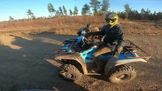 700 Yamaha Grizzly Destroys 1000 Can-am Outlander! Race from a dig!