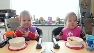 Twins try Annie's snack mix