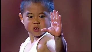 Small boy becomes to a Bruce Lee