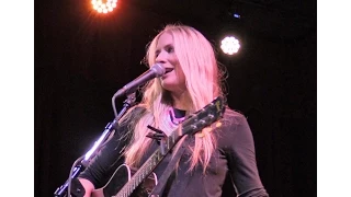 Holly Williams, DRINKIN (like the night is young),  LIVE in Nashville!