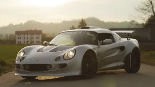 Less is more: Lotus Exige S1 - Davide Cironi Drive Experience (SUBS)
