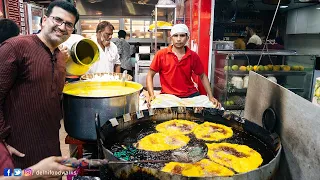 BEST Mumbai Ramzan STREET Food Walk in Md Ali Road I Chote Kabab + Mutton Chop Nahari + Rabri Malpua