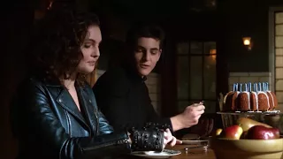 Bruce and Selina 4x18 (Bruce's birthday)