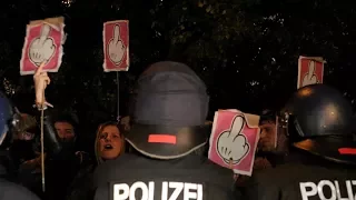 AfD-Wahlparty von Hunderten Demonstranten blockiert