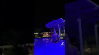 Igor jansen na piscina