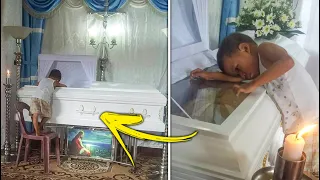 Baby climbs into his mother's coffin and what he did next left everyone in tears