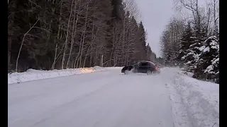 Ритмический занос на переднем приводе.