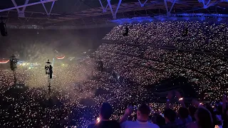 COLDPLAY - Fix You - Live at Wembley Stadium (Tuesday 16th August)